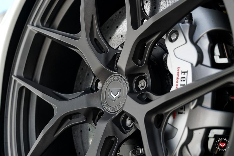 Колеса Ferrari 488 GTB on Vossen Wheels (S21-01) 2019 года  (фото 47 из 52)